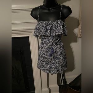 NWOT vineyard vines blue and white one piece shorts strapless top
